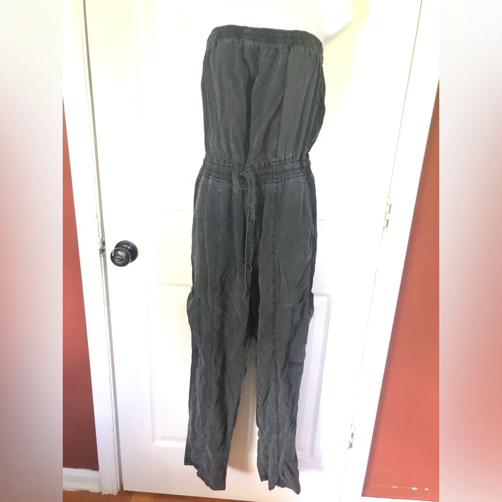 Evereve Emery Cargo Black Strapless Jumpsuit Size Small - Picture 5 of 11